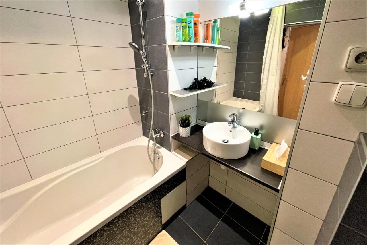 ברטיסלאבה Apartment Helen - Old Town, Ac מראה חיצוני תמונה